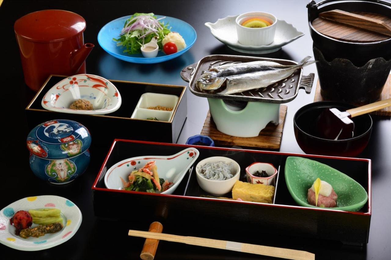 ホテル 楽山やすだ 伊豆の国市 エクステリア 写真